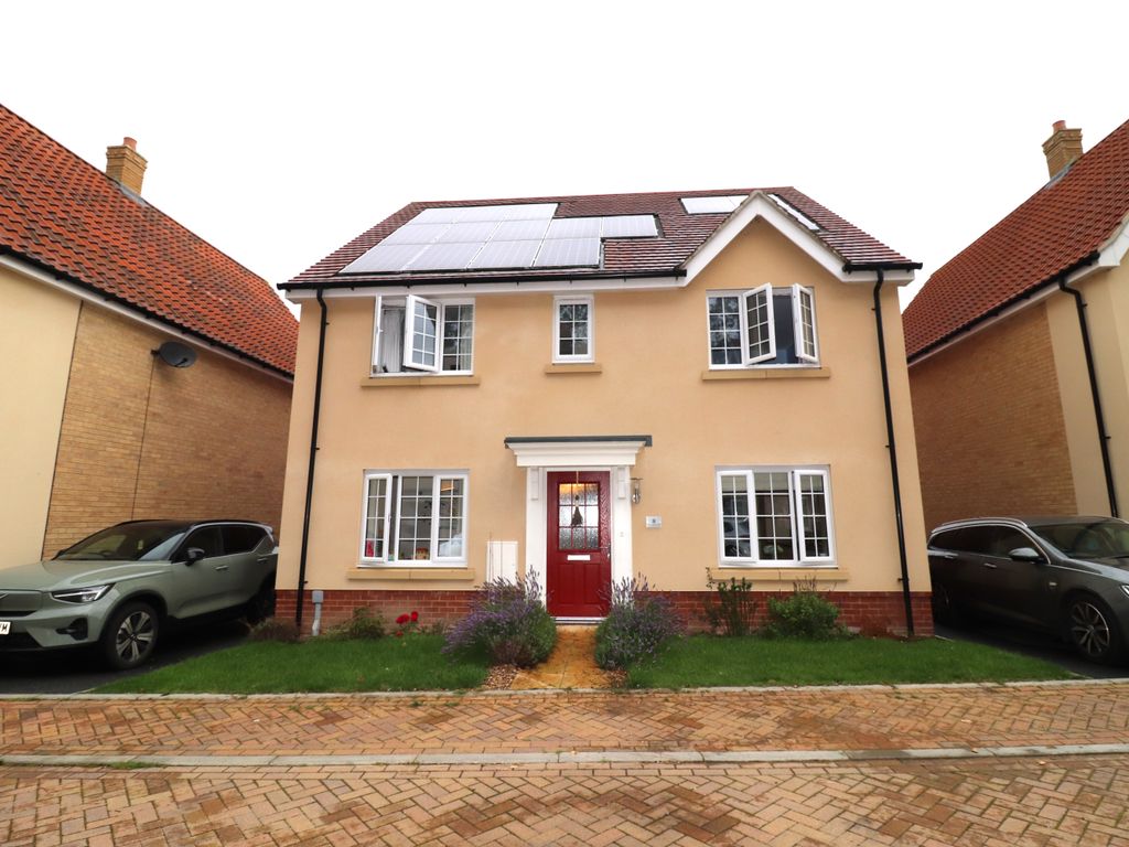 4 bed detached house for sale in Bee Orchid Way, Tharston, Norwich NR15, £350,000