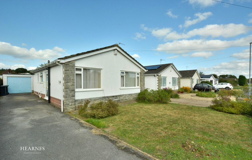 2 bed bungalow for sale in 3 Foxcroft Drive, Colehill, Dorset BH21, £400,000