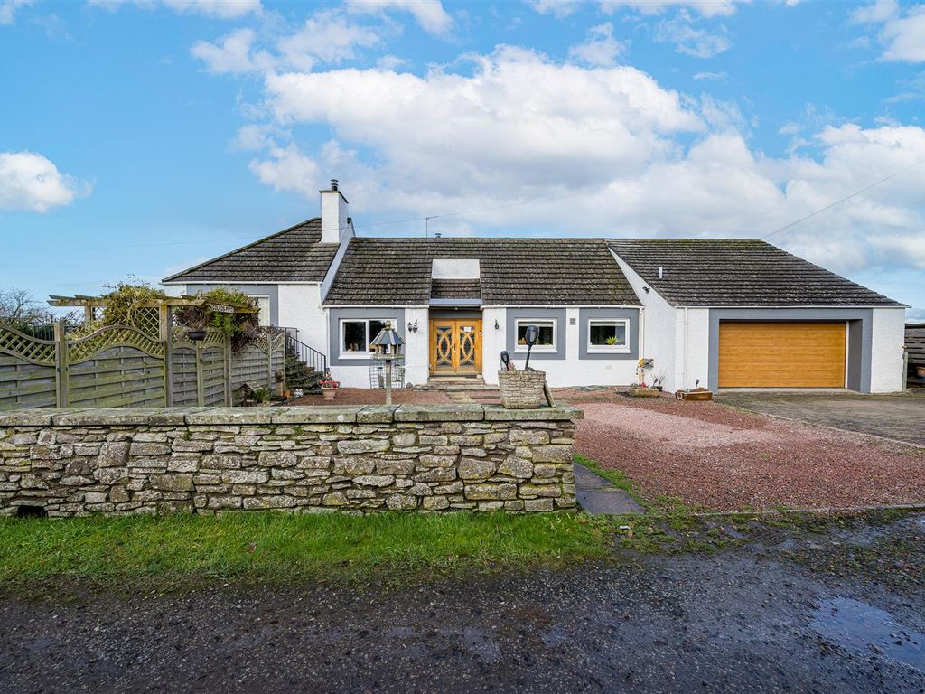 4 bed property for sale in Kettins, Blairgowrie PH13, £370,000