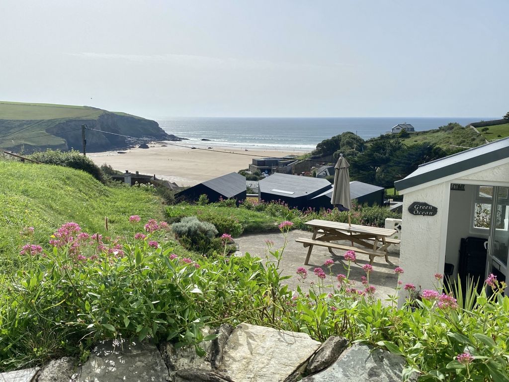 2 bed flat for sale in Green Ocean, Mawgan Porth TR8, £500,000