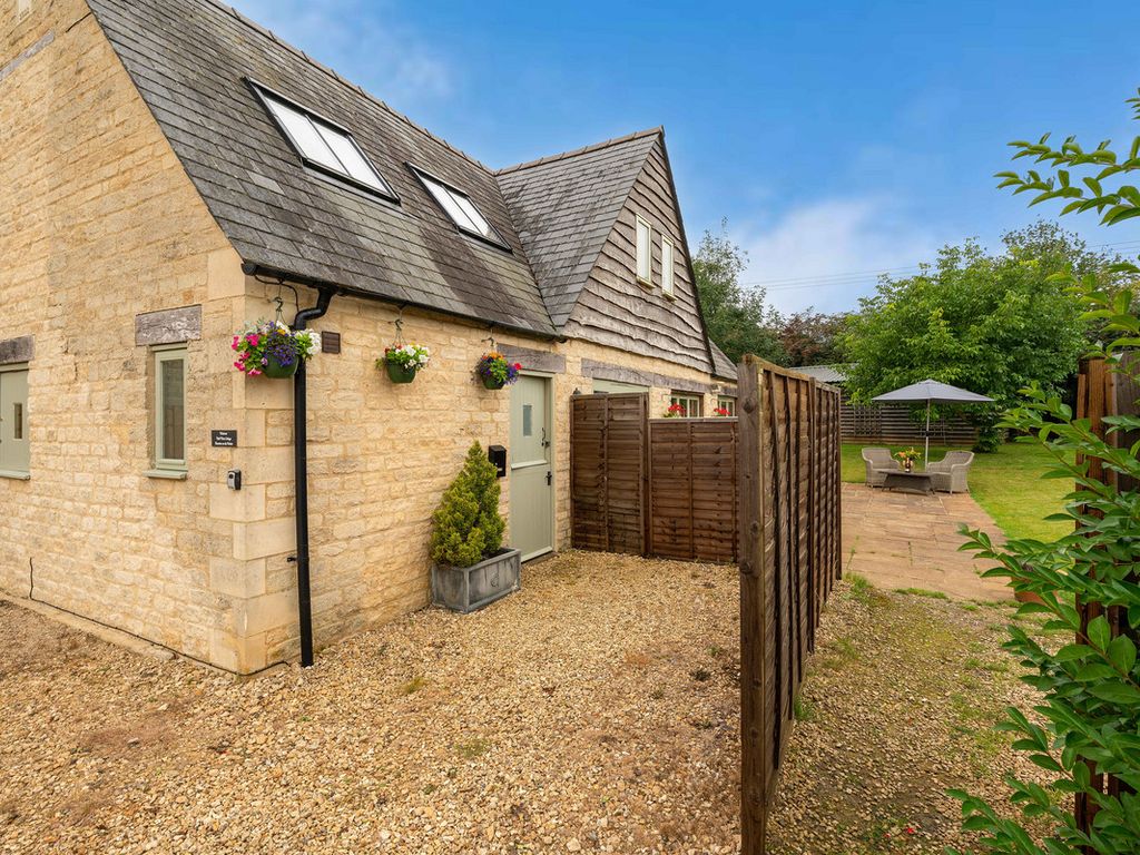 3 bed cottage for sale in Bourton On The Water, Cheltenham, Gloucestershire GL54, £700,000