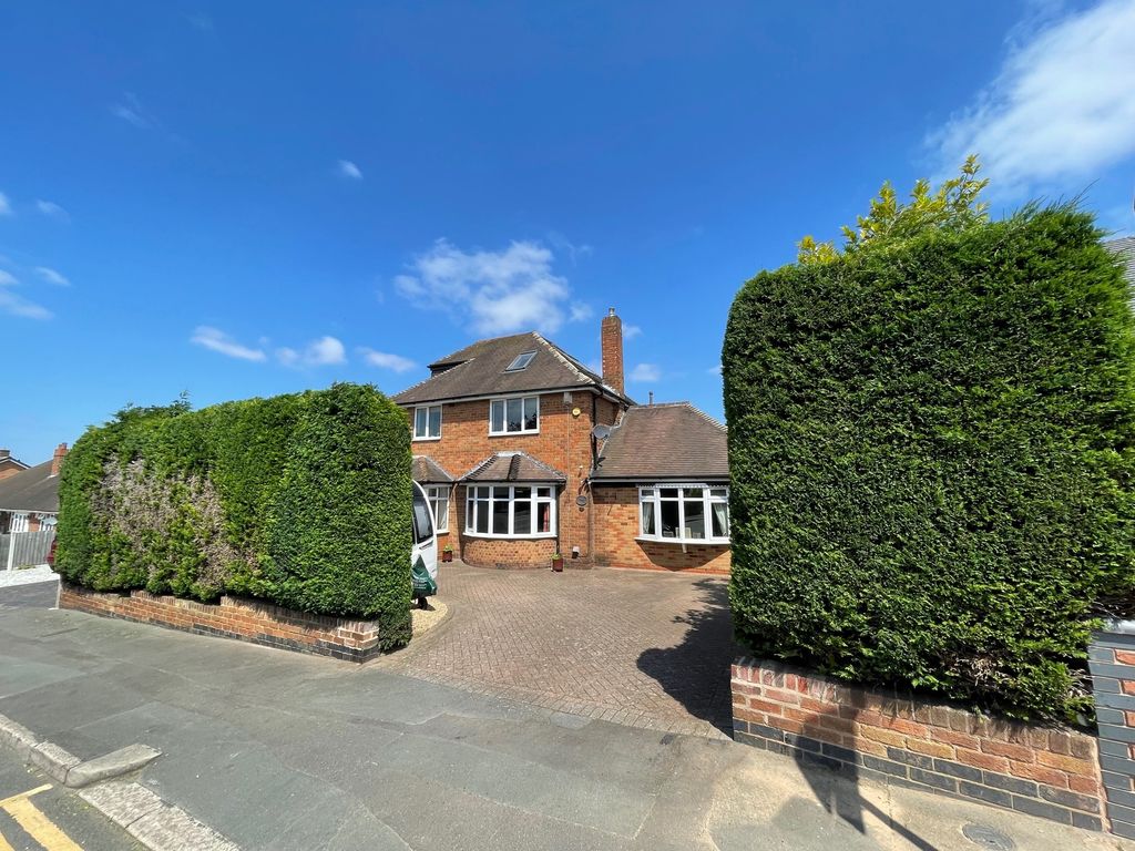 7 bed detached house for sale in Fernhill Road, Olton, Solihull B92, £660,000
