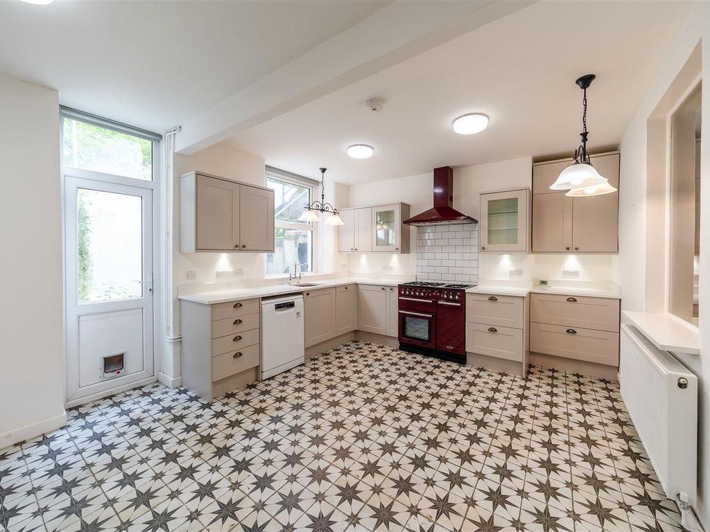 5 bed terraced house for sale in Hotwell Road, Bristol BS8, £575,000