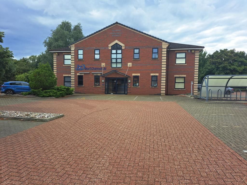 Office to let in Unit J Ground Floor, Stephenson Court, Priory Business Park, Bedford, Bedfordshire MK44, £33,500 pa