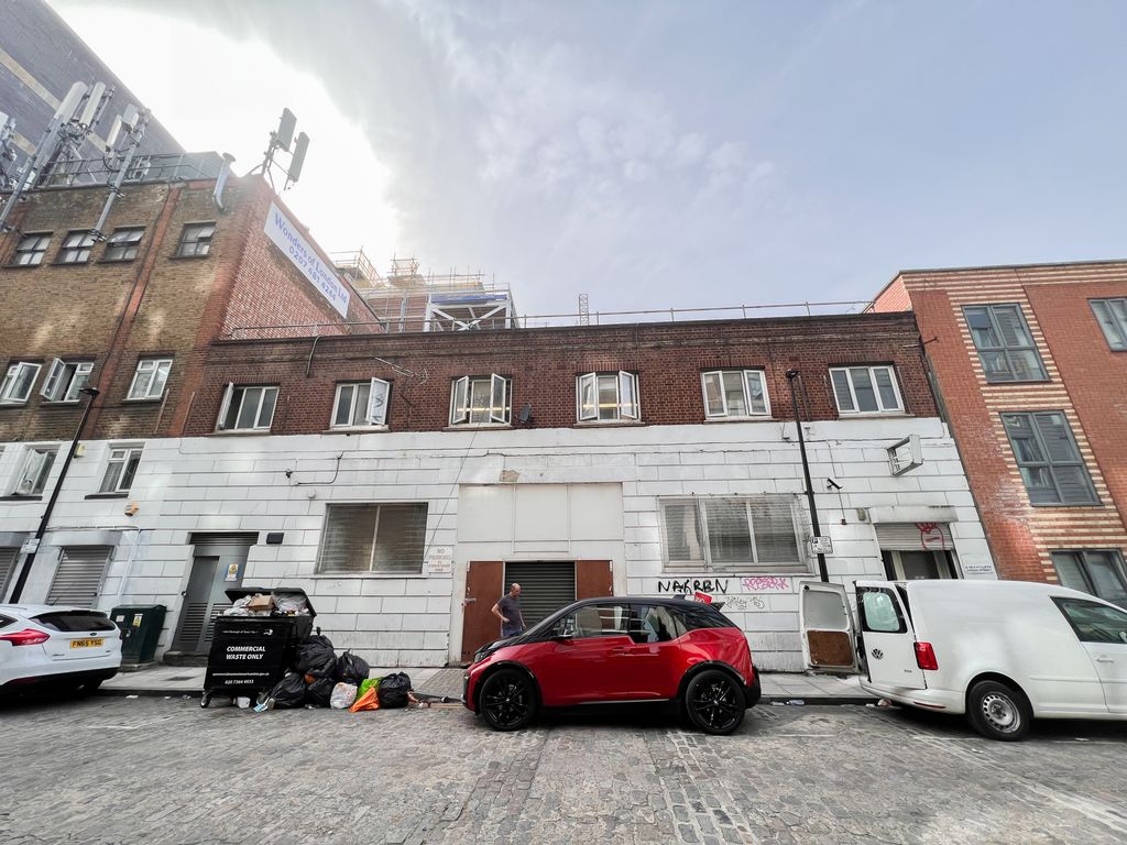 Industrial to let in 8-10 Ratcliffe Cross Street, Limehouse, London E1, £70,320 pa