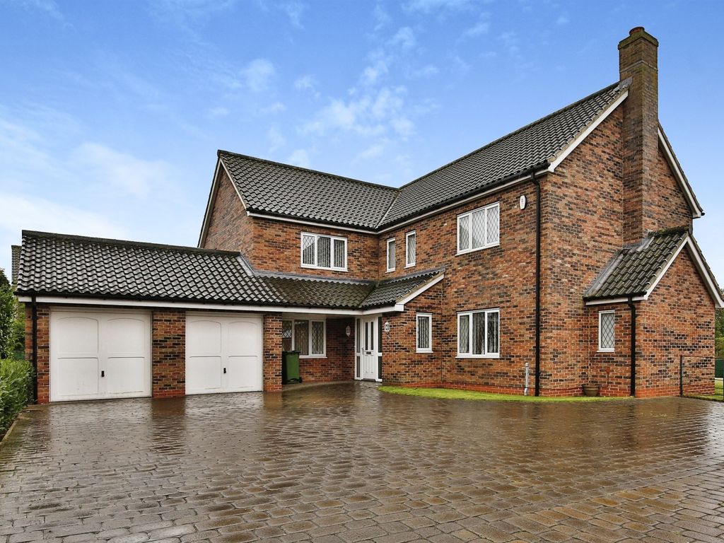 4 bed detached house for sale in Tempest Court, Wynyard, Billingham TS22, £550,000