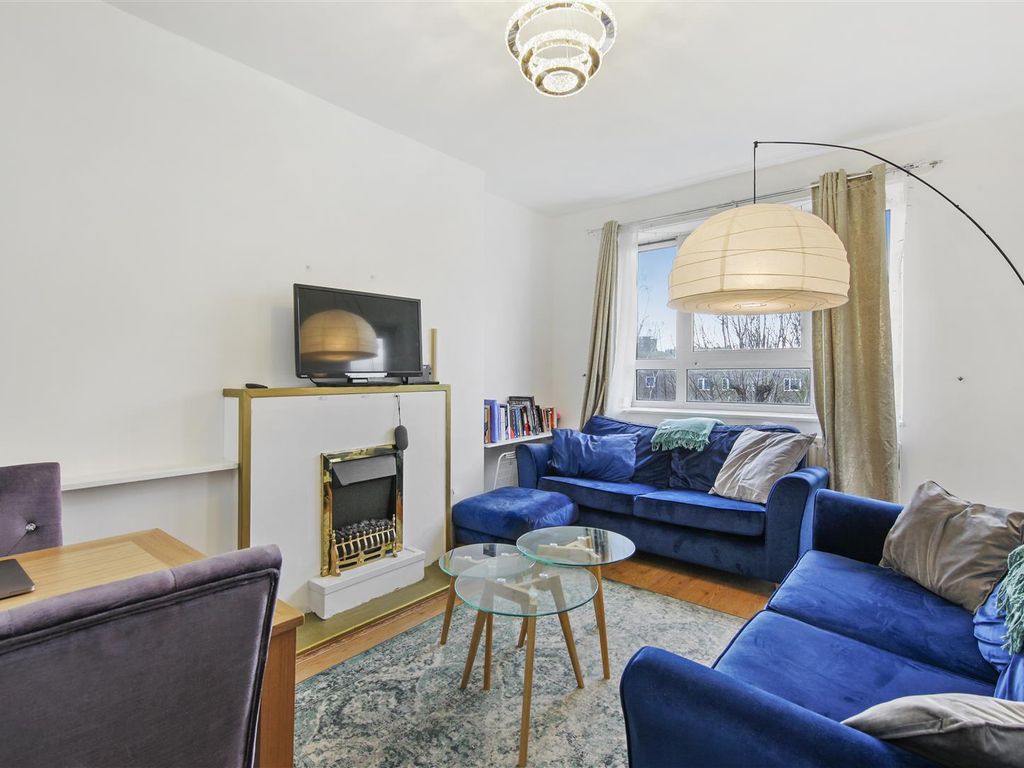 3 bed flat for sale in Boundary Road, London NW8, £520,000