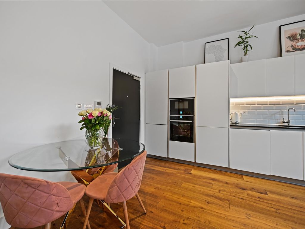 1 bed flat for sale in Acton Town Hall, Winchester Street, Acton, London W3, £375,000
