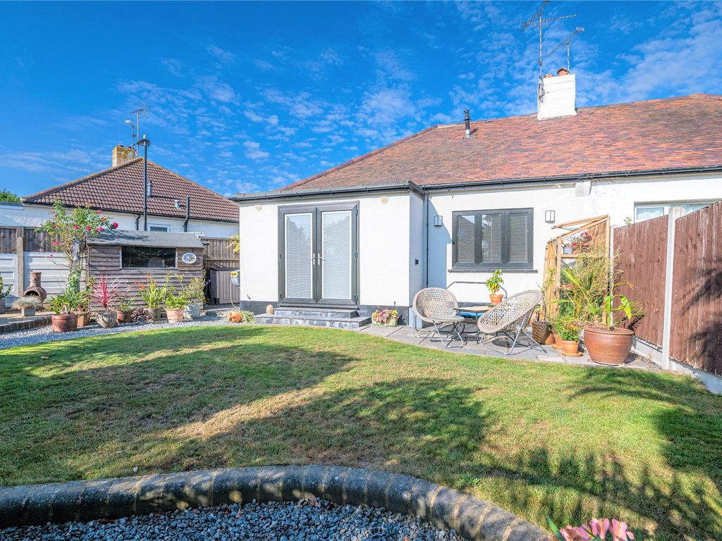 2 bed bungalow for sale in Aragon Close, Southend-On-Sea, Essex SS2, £399,950