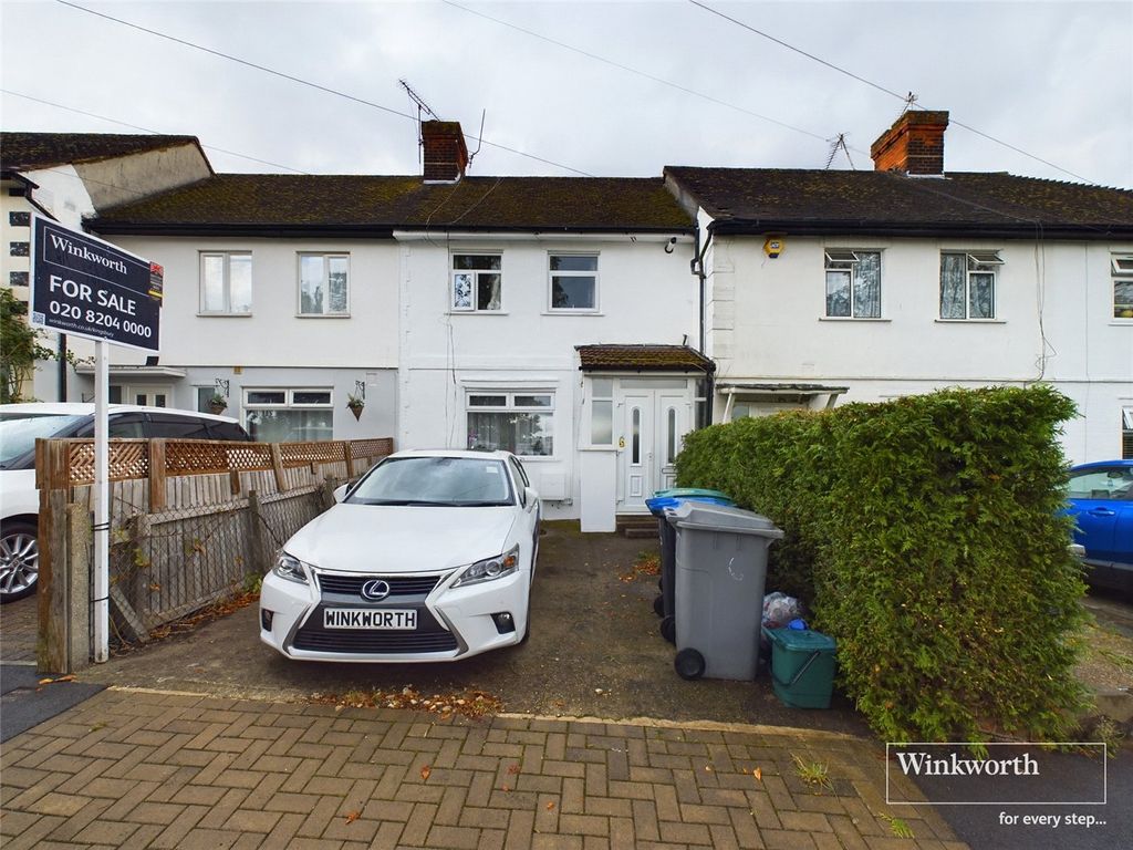 3 bed terraced house for sale in Elthorne Way, London NW9, £540,000