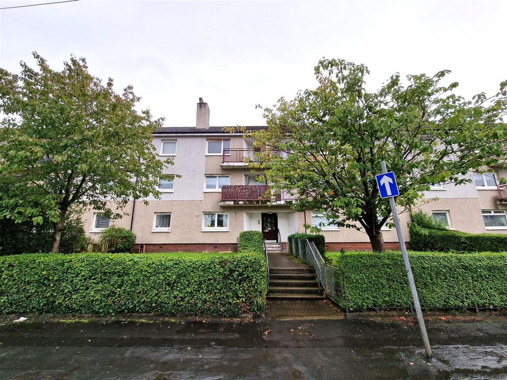 3 bed flat to rent in Arnprior Road, Castlemilk, Glasgow G45, £850 pcm
