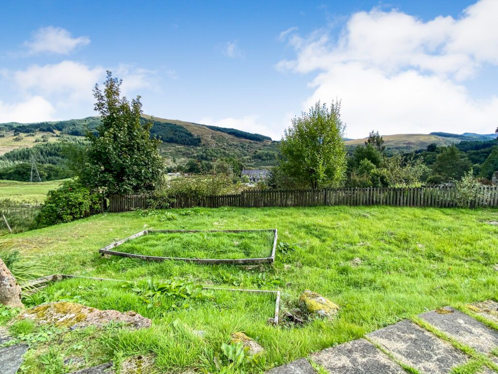 2 bed detached house for sale in West Drimfern, Glen Aray, Inveraray, Argyll PA32, £300,000