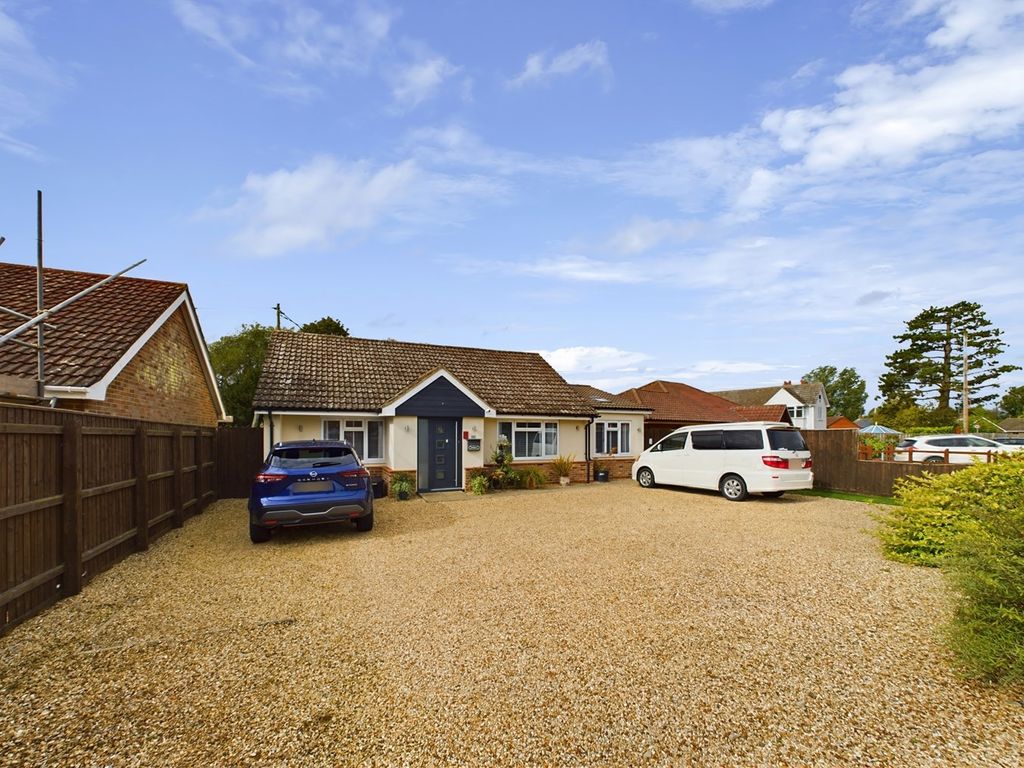 4 bed detached bungalow for sale in The Cottons, Outwell, Wisbech PE14, £350,000