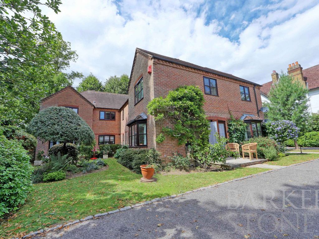 2 bed flat for sale in Trinity House Maidenhead Road, Cookham SL6, £459,950