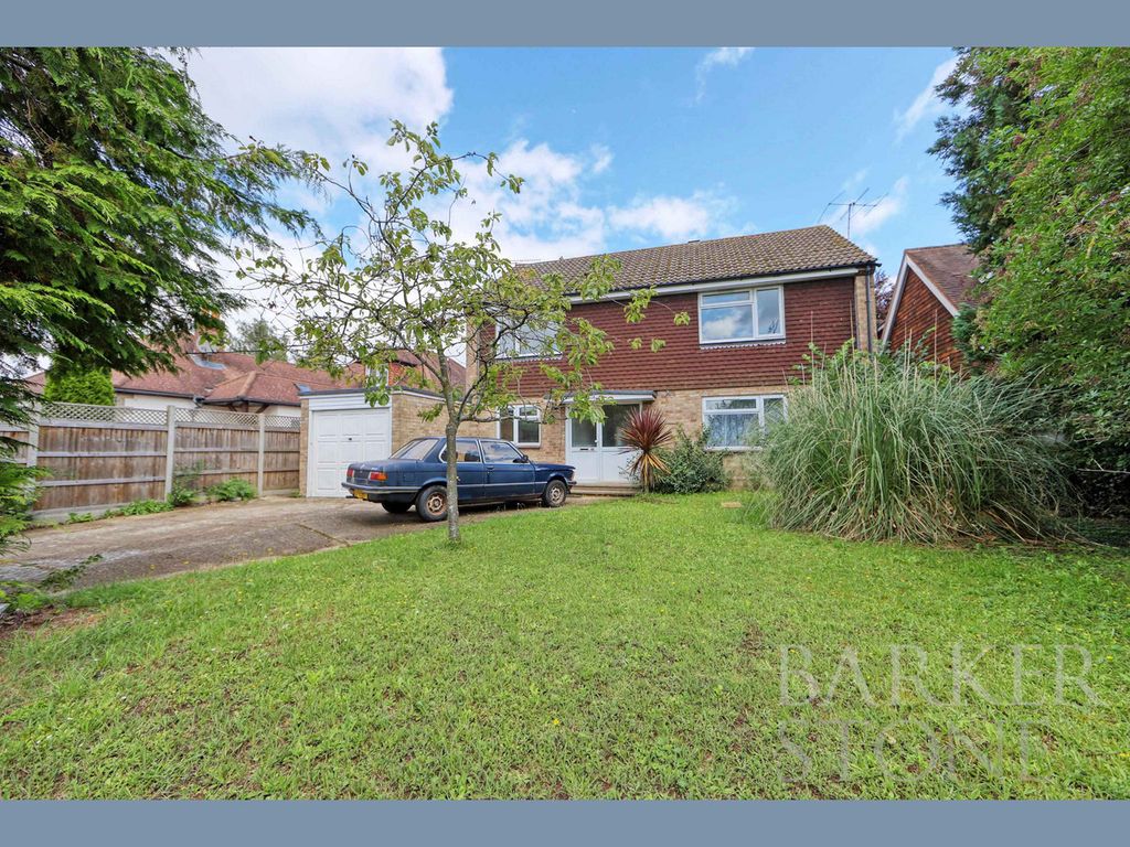 4 bed detached house for sale in Highfield Lane, Maidenhead SL6, £685,000