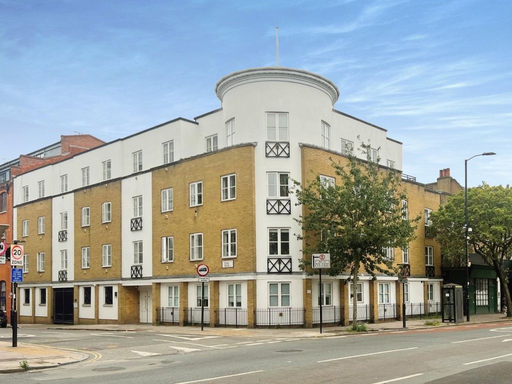1 bed flat for sale in Dove Road, London N1, £425,000
