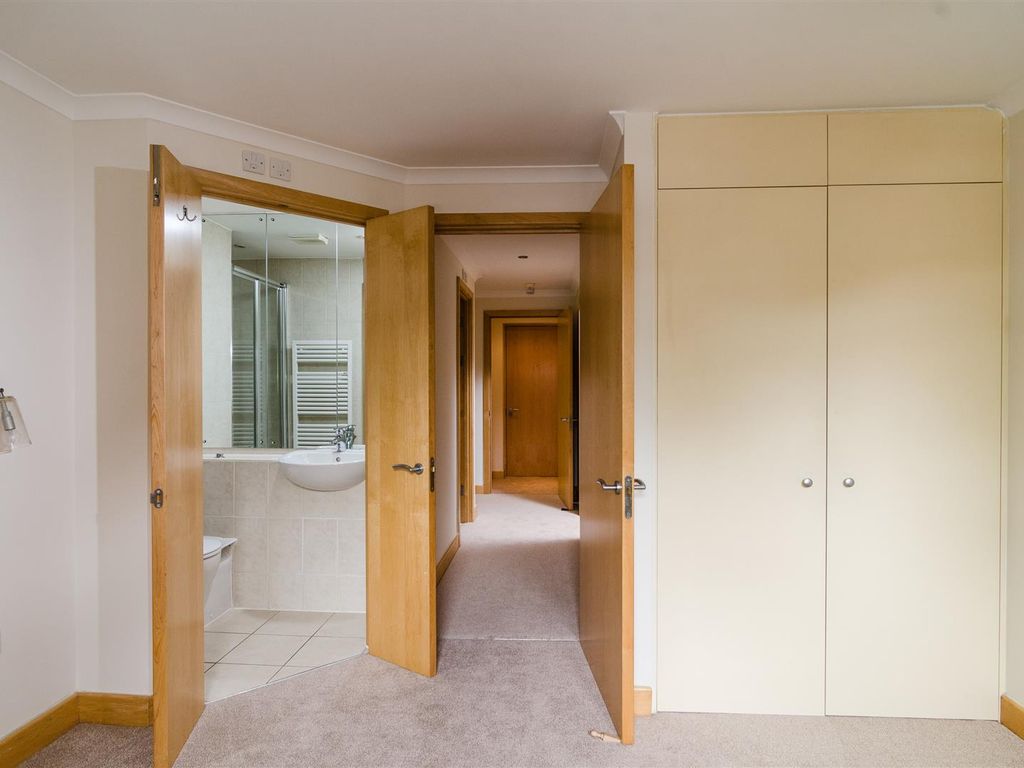 3 bed flat for sale in Beehive Yard, Bath BA1, £650,000