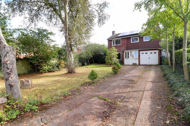 4 bed detached house for sale in Yelverton Avenue, Weeping Cross, Stafford ST17, £375,000