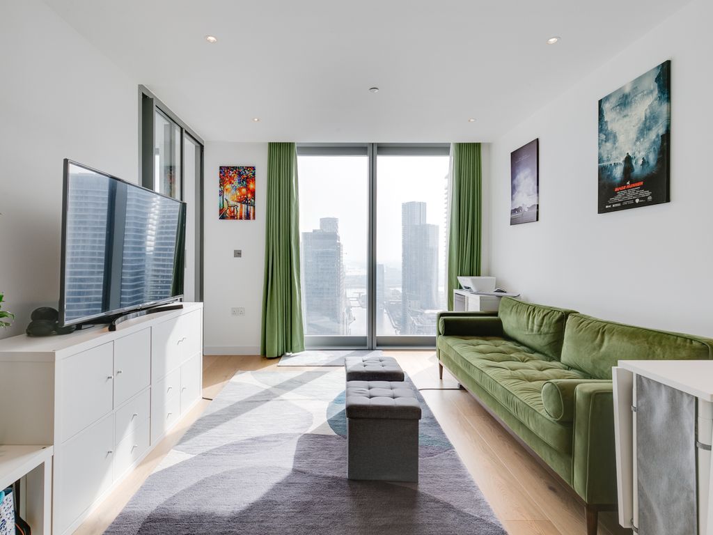 1 bed flat for sale in Marsh Wall, London E14, £675,000