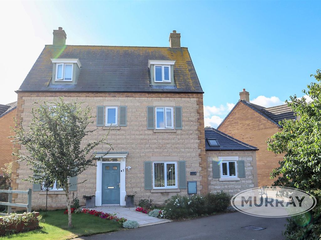 5 bed detached house for sale in Bramble Close, Barleythorpe, Rutland LE15, £575,000