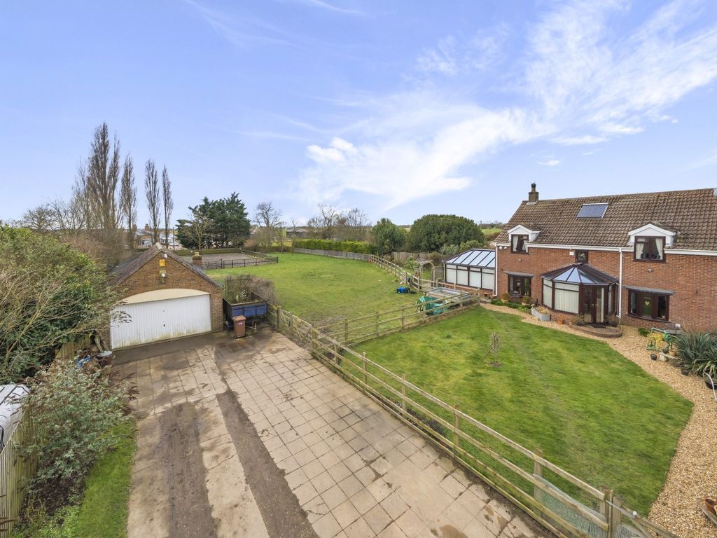 2 bed detached house for sale in Fore Lane, Bicker, Boston PE20, £399,950
