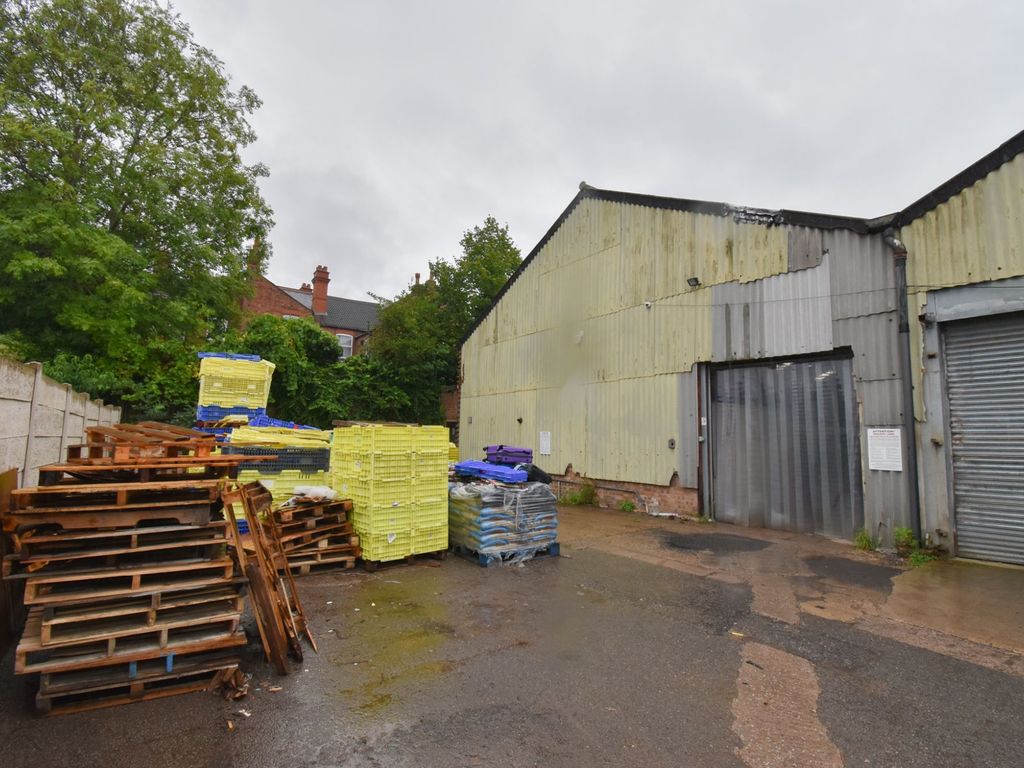 Warehouse to let in Oakland Road, Knighton Fields, Leicester LE2, £66,000 pa