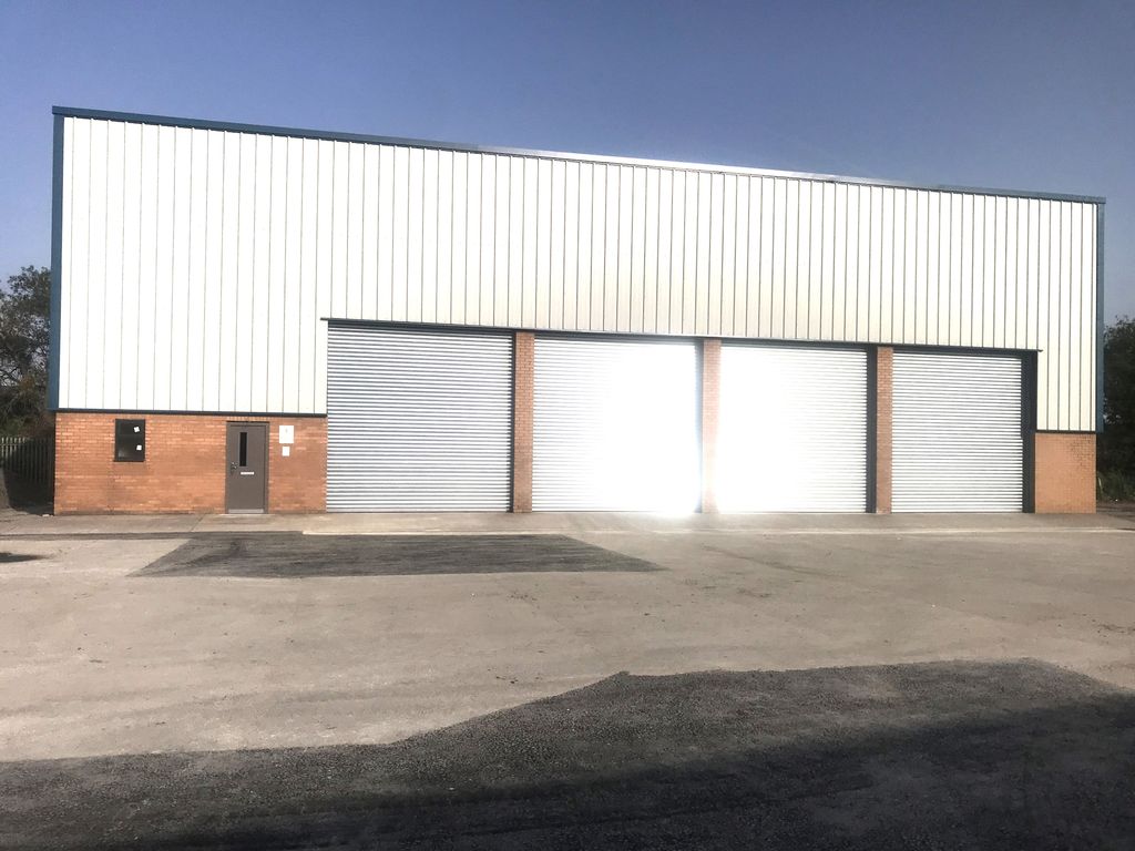 Warehouse to let in Greyfriars Way, Stafford ST16, £60,000 pa