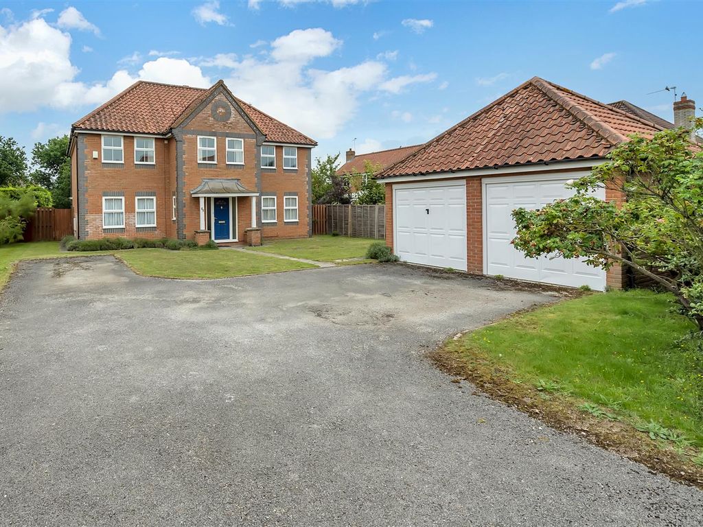 5 bed detached house for sale in Arlington Way, Thetford IP24, £495,000