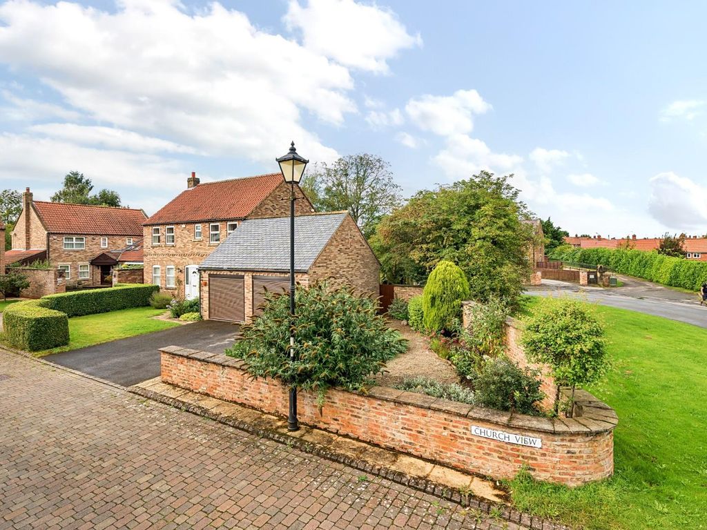 4 bed property for sale in Church View, Cemetery Road, Thirsk YO7, £450,000
