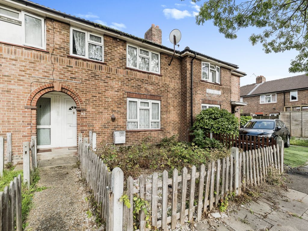 3 bed terraced house for sale in St. Clair Road, London E13, £345,000