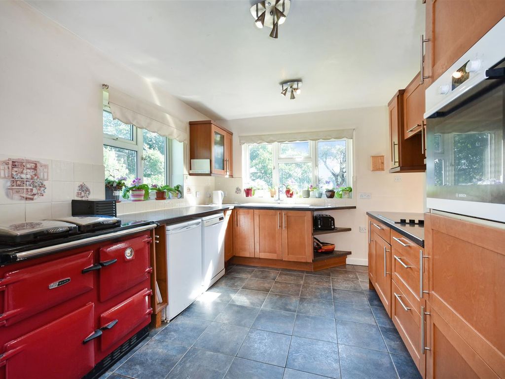 4 bed detached house for sale in New Road, Landford, Wiltshire SP5, £875,000