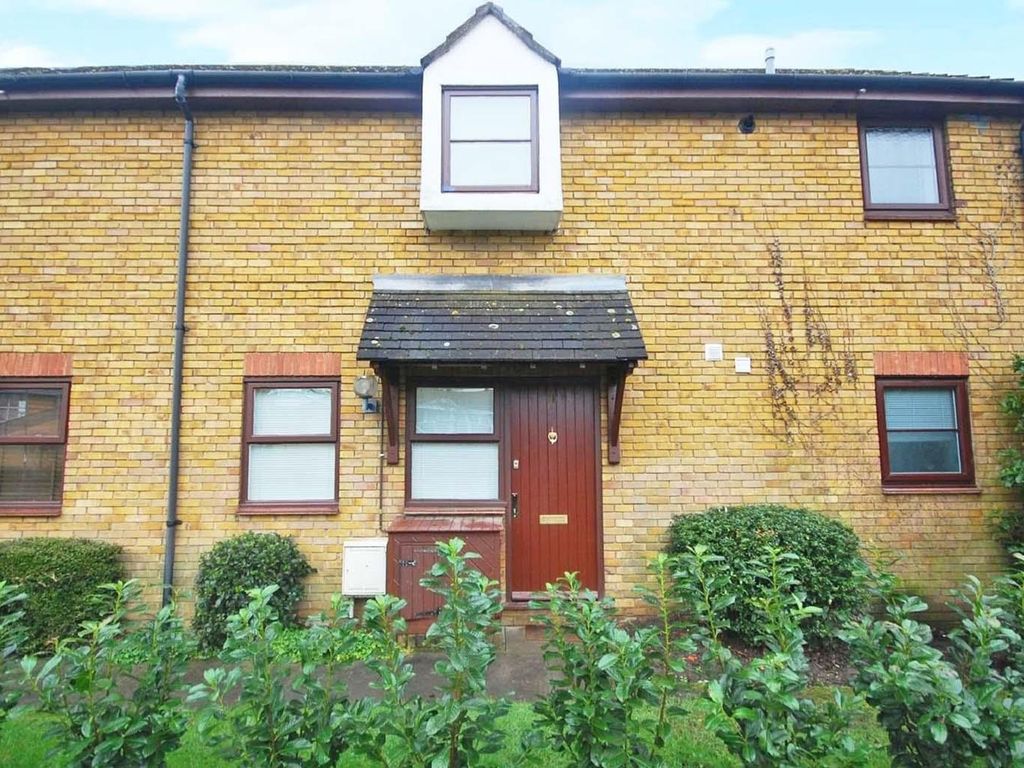 1 bed terraced house to rent in Partridge Road, Hampton TW12, £1,395 pcm