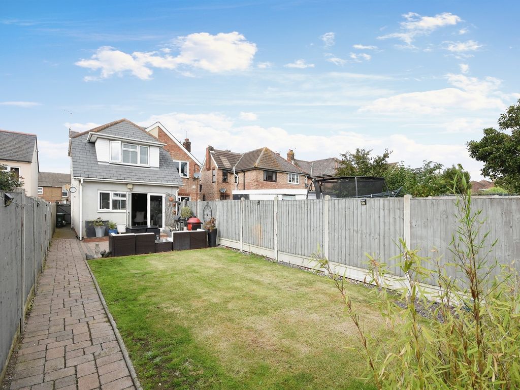 4 bed semi-detached house for sale in Chapel Hill, Braintree CM7, £375,000