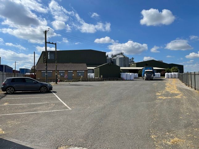 Industrial to let in Units & Office, Caenby Corner Industrial Estate, Hemswell Cliff, Hemswell, Gainsborough, Lincolnshire DN21, £45,000 pa