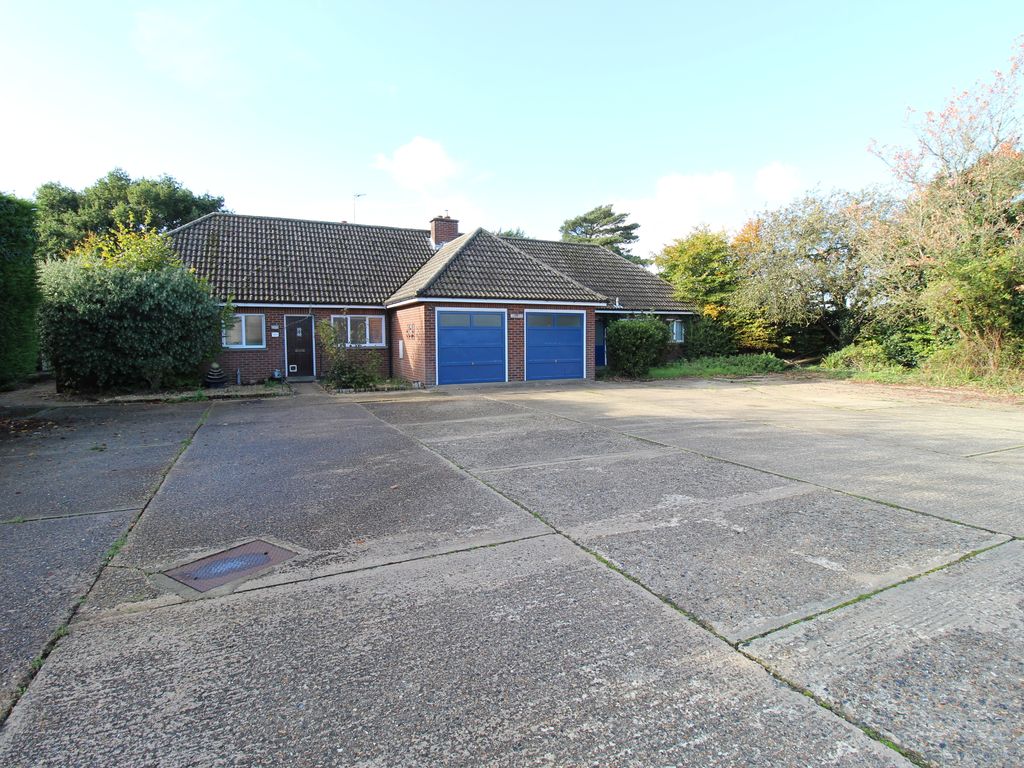 5 bed detached bungalow to rent in Mill Lane, Barrow, Bury St. Edmunds IP29, £1,700 pcm