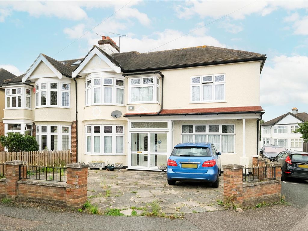 4 bed semi-detached house for sale in Balgonie Road, London E4, £750,000