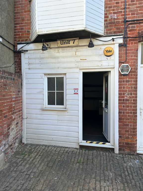 Industrial to let in Station Road, Bexhill-On-Sea TN40, £3,600 pa