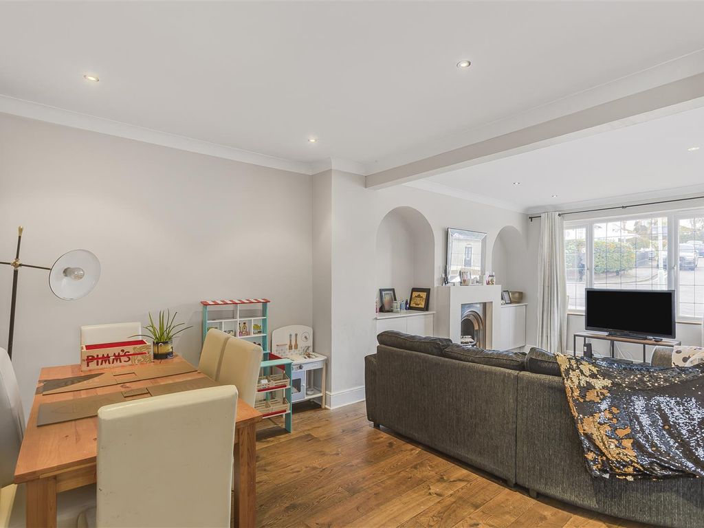 2 bed property for sale in Lamsey Road, Hemel Hempstead HP3, £400,000