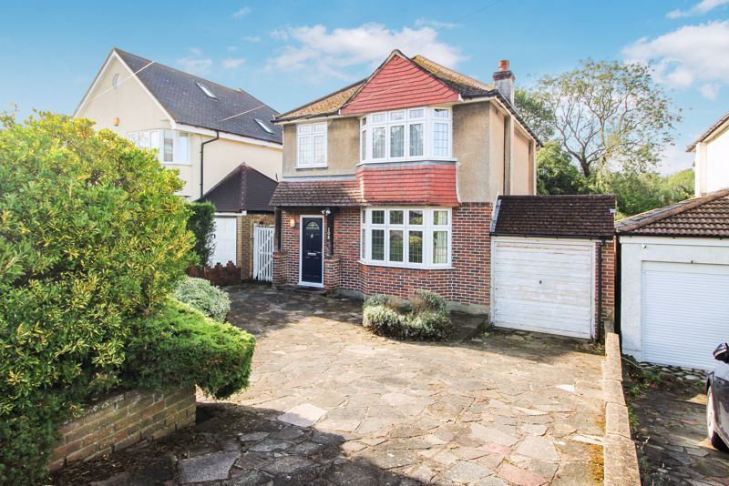 3 bed detached house for sale in Bradmore Way, Coulsdon CR5, £595,000