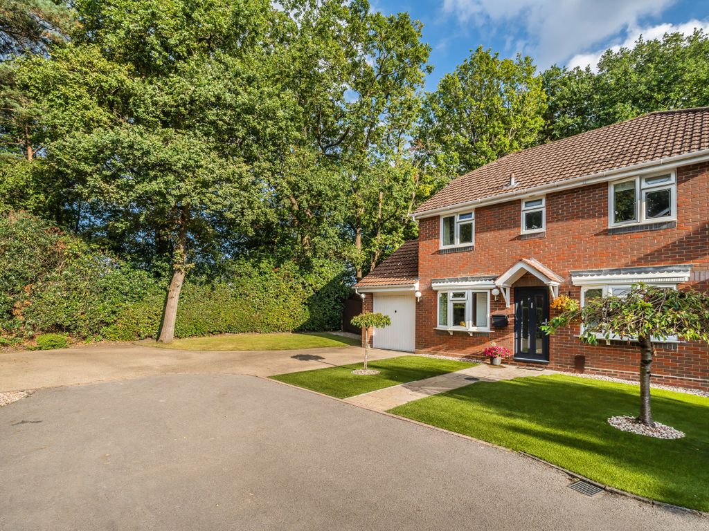 4 bed detached house for sale in Buttermere Drive, Camberley, Surrey GU15, £625,000