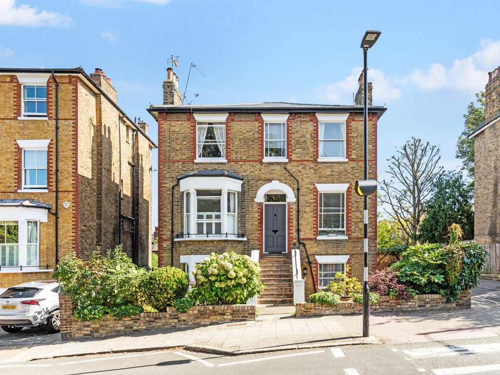 1 bed flat for sale in Church Road, Richmond, Surrey TW10, £350,000