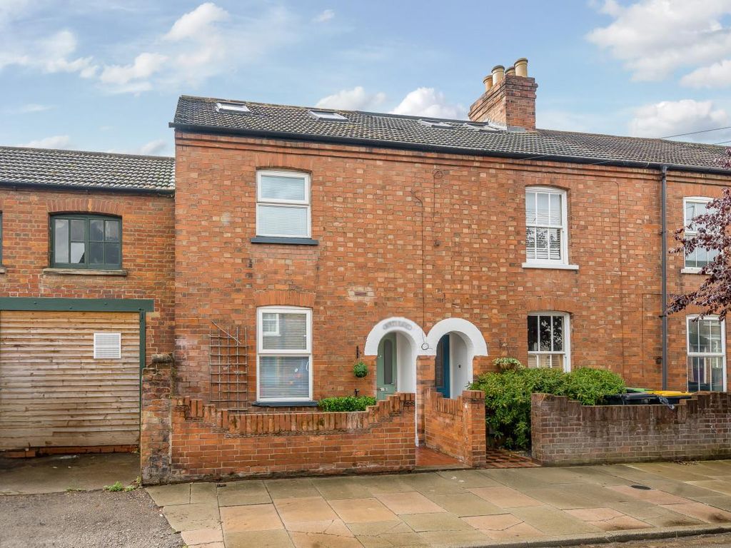 3 bed property for sale in Bower Street, Bedford MK40, £395,000