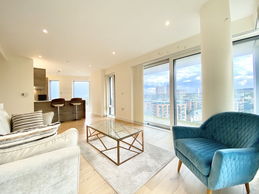 2 bed flat for sale in Hampton Apartments, Duke Of Wellington Avenue, Woolwich Arsenal, Royal Arsenal Riverside SE18, £550,000