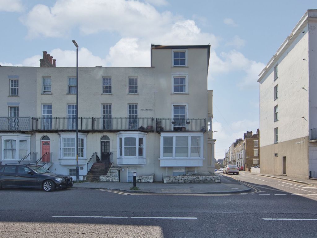 2 bed flat for sale in Fort Crescent, Margate CT9, £375,000