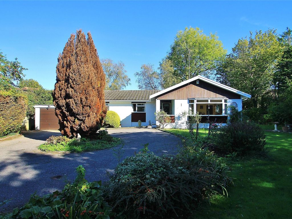 4 bed detached house for sale in Send, Surrey GU23, £750,000