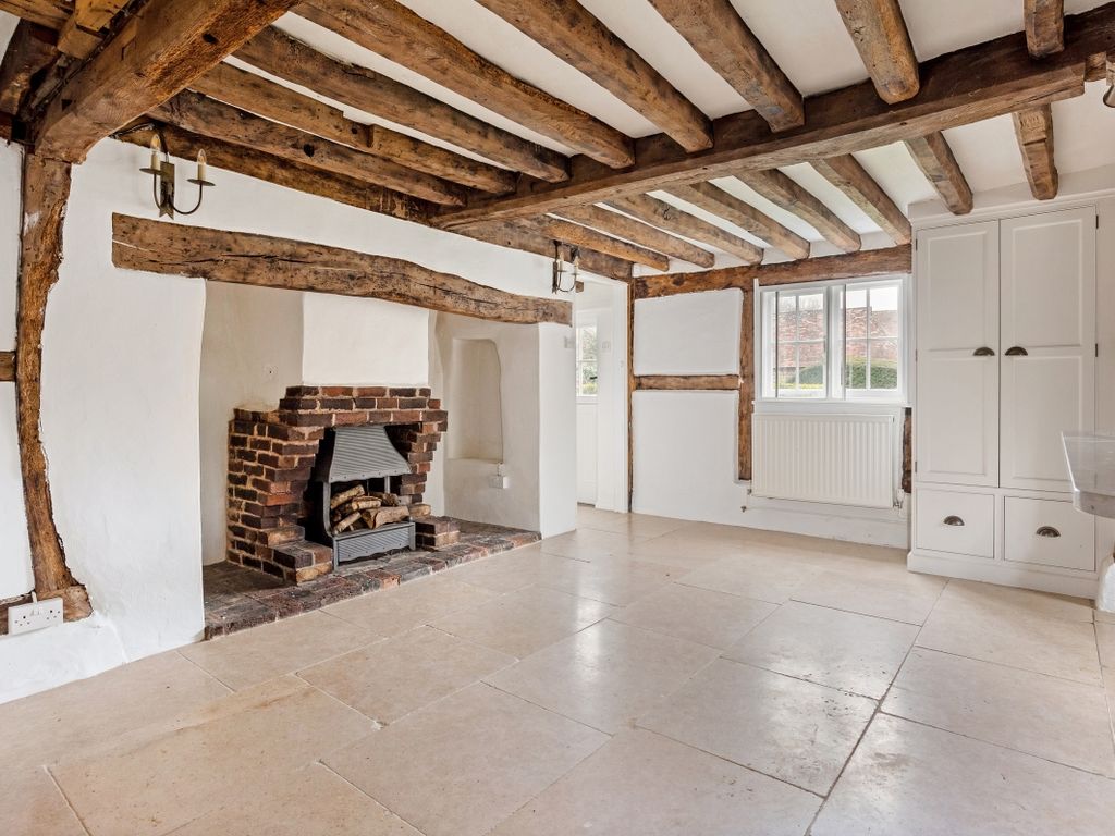 3 bed barn conversion to rent in Mill Road, West Chiltington, Pulborough RH20, £3,250 pcm