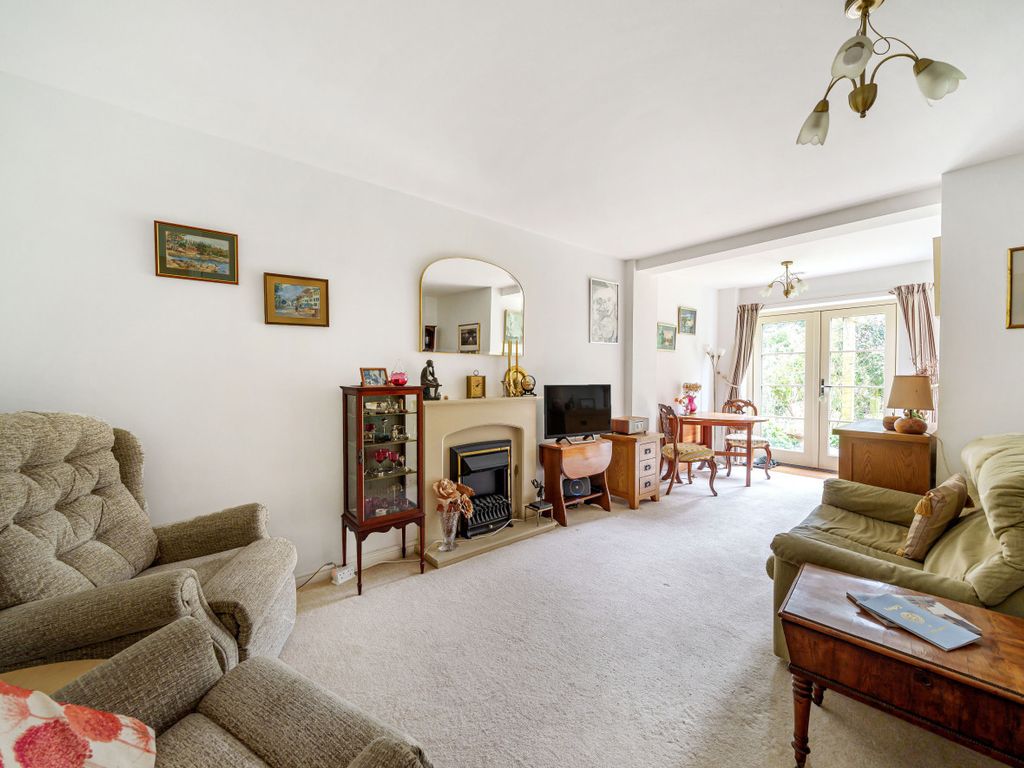 2 bed flat for sale in Mercer Way, Tetbury GL8, £330,000