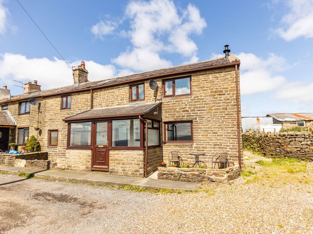 3 bed cottage for sale in Tower View, Blackburn BB1, £325,000