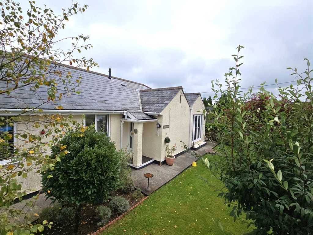 2 bed detached bungalow for sale in Binkham Hill, Yelverton PL20, £350,000