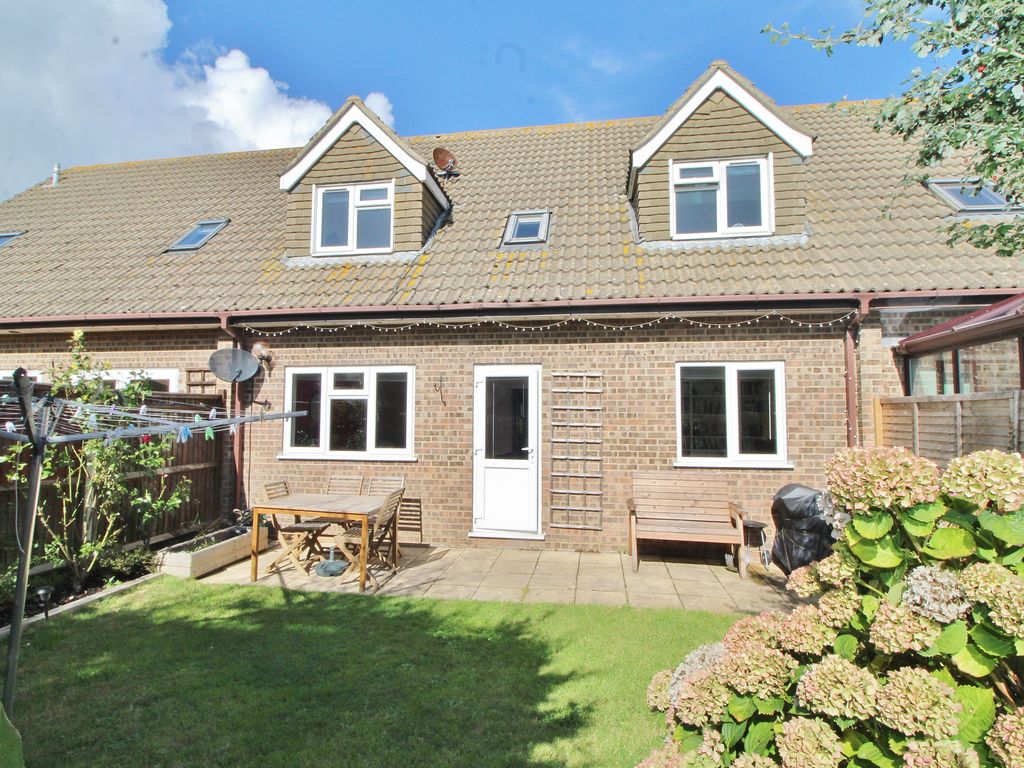 3 bed terraced house for sale in Fishery Lane, Hayling Island PO11, £350,000